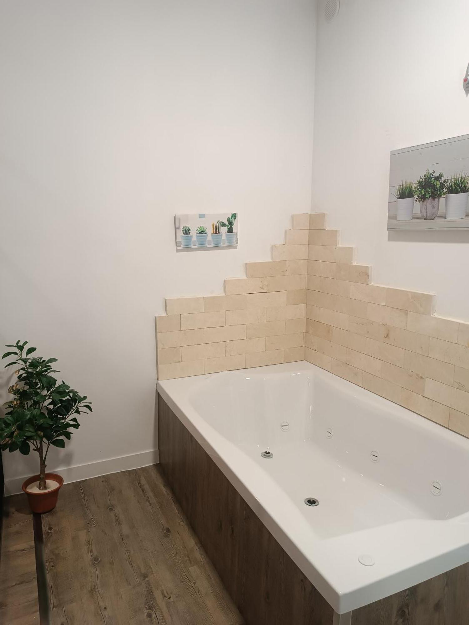 Apartamentos Turisticos Avila Puerta De San Vicente 0-2 외부 사진