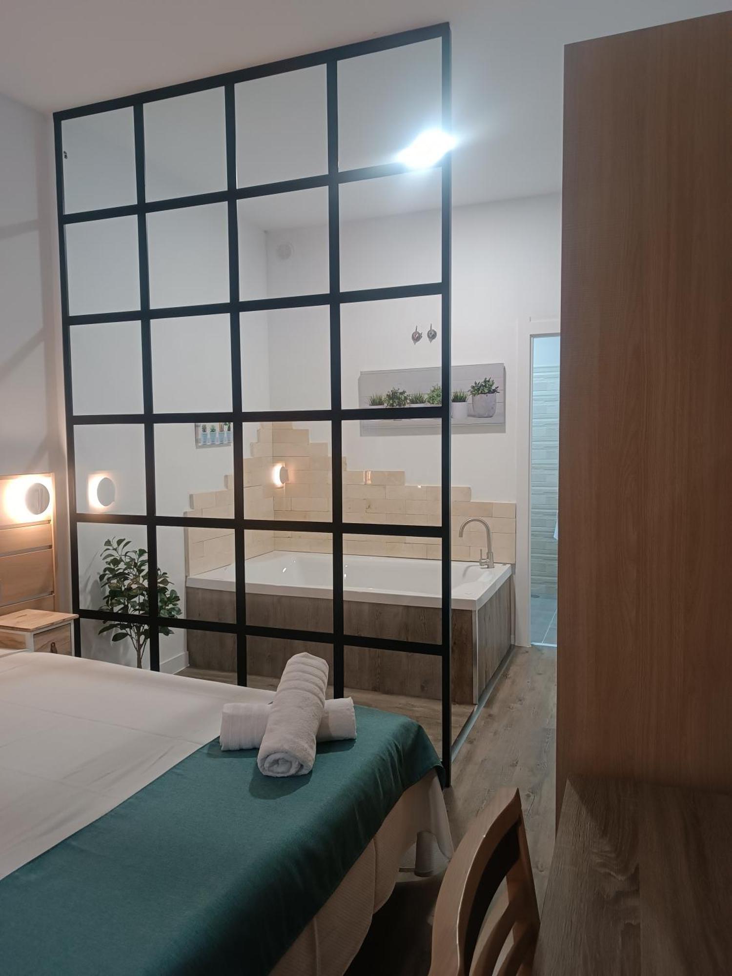 Apartamentos Turisticos Avila Puerta De San Vicente 0-2 외부 사진