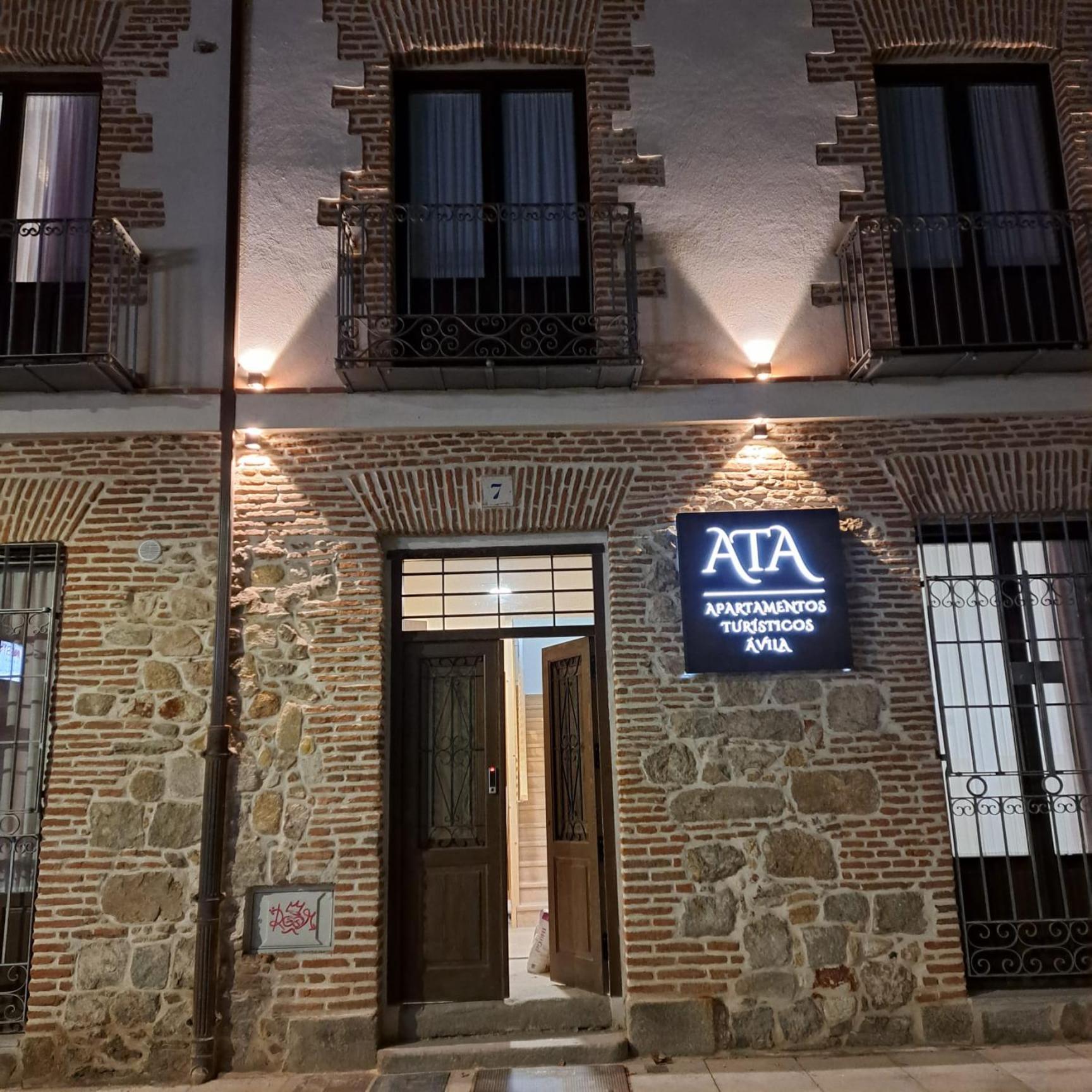 Apartamentos Turisticos Avila Puerta De San Vicente 0-2 외부 사진